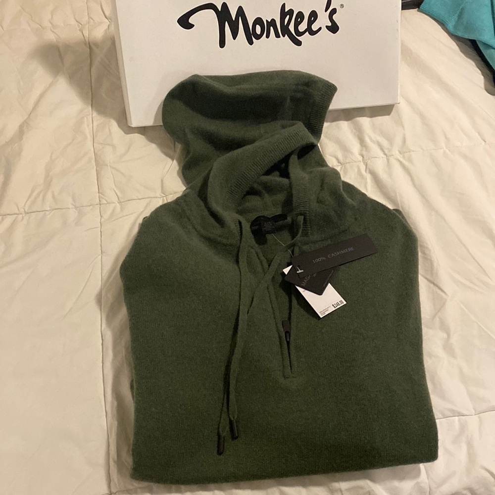 Magaschoni Men’s Cashmere Sweater with Hood